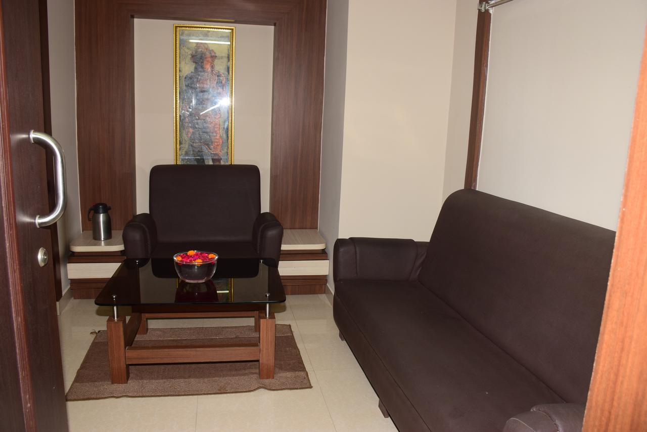 Hotel Landmark Puri Exterior foto